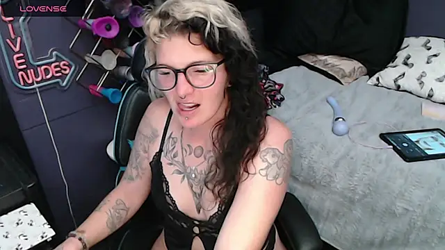 oddywithabody online show from January 14, 5:55 am