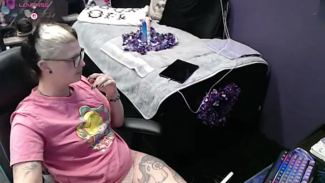 oddywithabody online show from February 12, 5:51 am