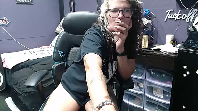 oddywithabody online show from October 15, 6:22 am