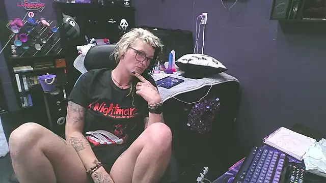 oddywithabody online show from February 22, 5:54 am