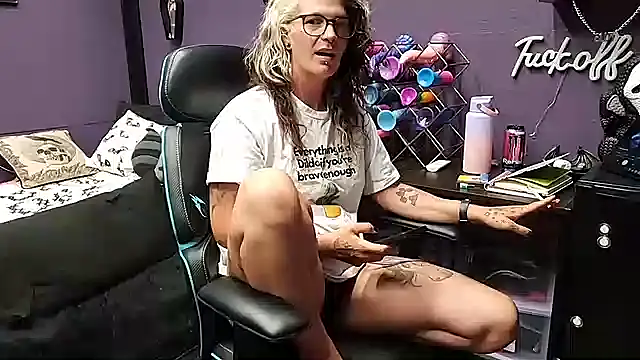 oddywithabody online show from September 10, 7:07 am