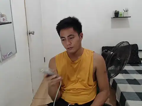 Snapshot of Lloyd_wintours chatting on November 1, 5:07 pm Lloyd wintours online show from November 1, 5:07 pm