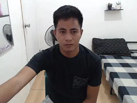 Snapshot of Lloyd_wintours chatting on October 23, 4:27 pm Lloyd wintours online show from October 23, 4:27 pm