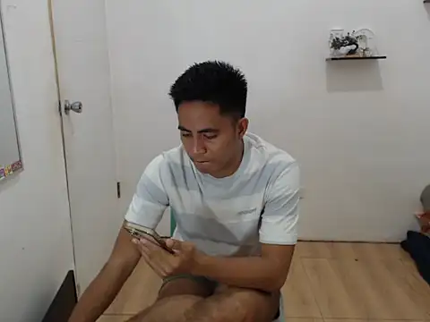 Snapshot of Lloyd_wintours chatting on November 20, 3:02 pm Lloyd wintours online show from November 20, 3:02 pm