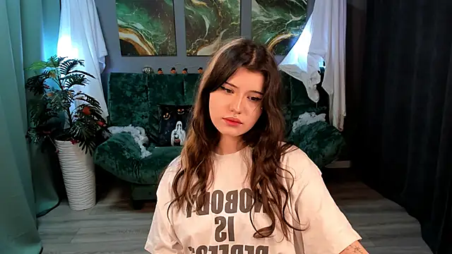 AnoraDark online show from November 5, 6:33 pm