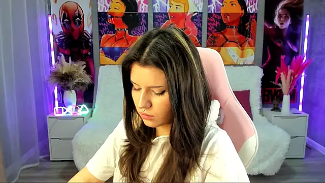 AnoraDark online show from November 24, 1:00 pm