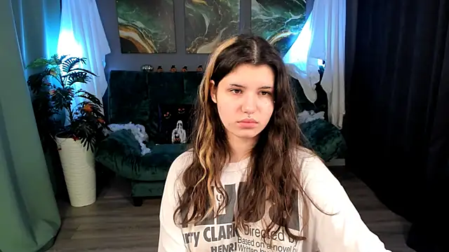 AnoraDark online show from November 8, 1:25 pm