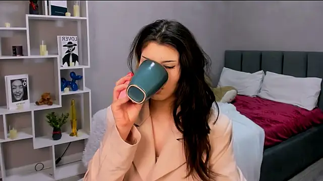 AnoraDark online show from February 8, 3:43 pm