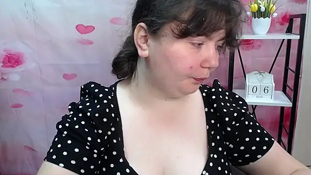 Snapshot of NeonilaLisova chatting on May 7, 5:11 am NeonilaLisova online show from May 7, 5:11 am