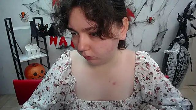 NeonilaLisova online show from November 11, 12:00 pm