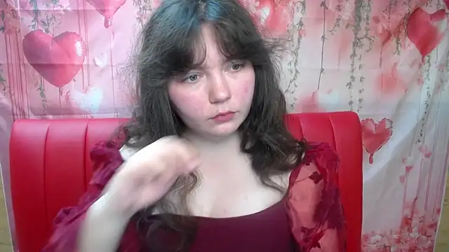 Snapshot of NeonilaLisova chatting on May 5, 11:13 am NeonilaLisova online show from May 5, 11:13 am