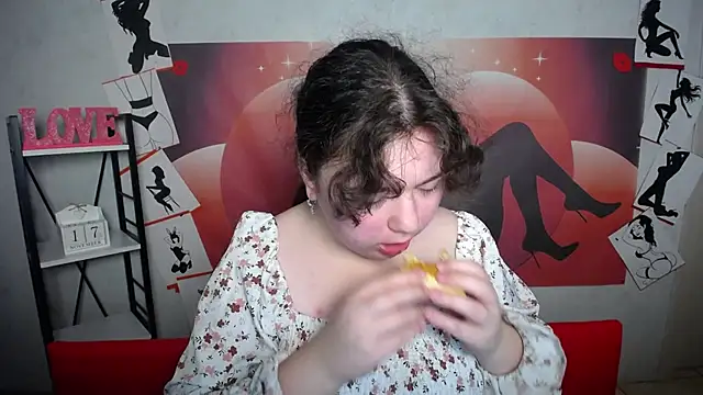 NeonilaLisova online show from November 17, 12:20 pm