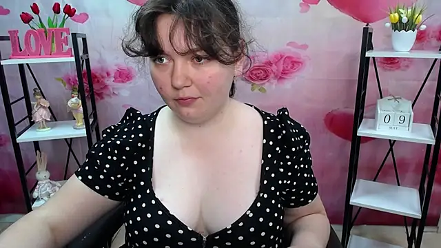Snapshot of NeonilaLisova chatting on May 9, 11:02 am NeonilaLisova online show from May 9, 11:02 am