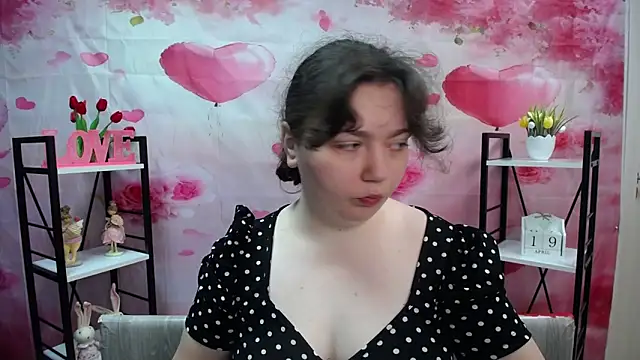 Snapshot of NeonilaLisova chatting on April 19, 5:08 am NeonilaLisova online show from April 19, 5:08 am