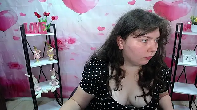Snapshot of NeonilaLisova chatting on May 27, 5:04 am NeonilaLisova online show from May 27, 5:04 am