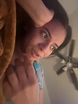 Snapshot of vixxnovalee chatting on November 24, 2:11 am vixxnovalee online show from November 24, 2:11 am