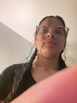 Snapshot of vixxnovalee chatting on February 27, 10:15 am vixxnovalee online show from February 27, 10:15 am