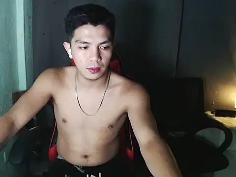 Snapshot of Hunky_paul chatting on July 6, 6:32 pm Hunky paul online show from July 6, 6:32 pm