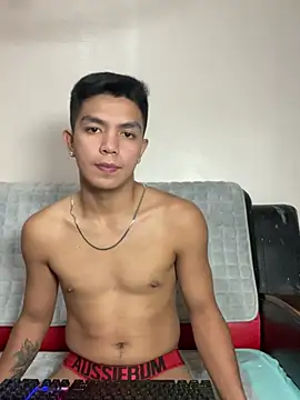 Snapshot of Hunky_paul chatting on July 13, 3:11 pm Hunky paul online show from July 13, 3:11 pm