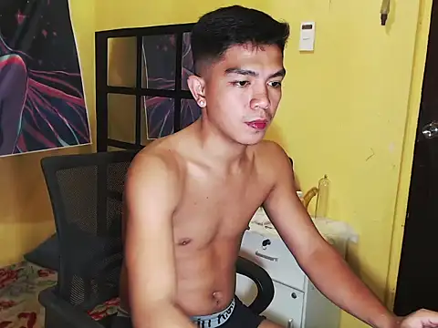 Snapshot of Hunky_paul chatting on December 15, 8:25 pm Hunky paul online show from December 15, 8:25 pm