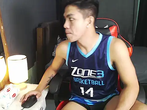 Snapshot of Hunky_paul chatting on June 6, 4:34 pm Hunky paul online show from June 6, 4:34 pm