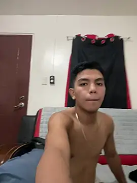 Snapshot of Hunky_paul chatting on July 11, 5:24 pm Hunky paul online show from July 11, 5:24 pm