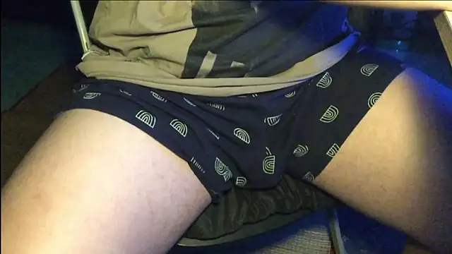 MinhTuan2002 online show from December 4, 5:34 pm