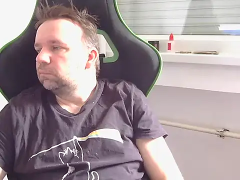 kristianss08 online show from April 14, 8:19 am