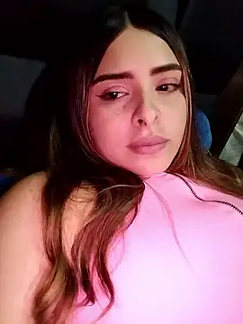 Snapshot of Nahomy_cm chatting on June 6, 5:34 am Nahomy cm online show from June 6, 5:34 am