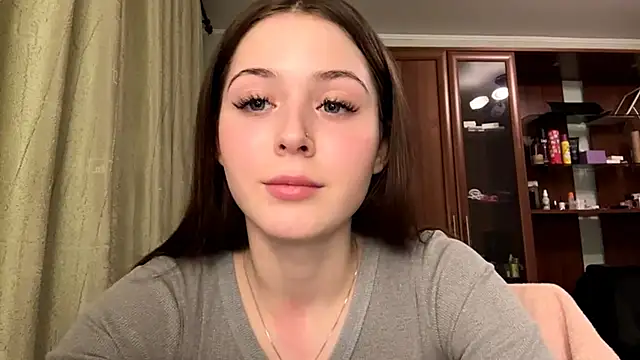 Adel strongwoman online show from March 25, 6:18 pm