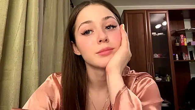 Adel strongwoman online show from April 3, 6:36 pm