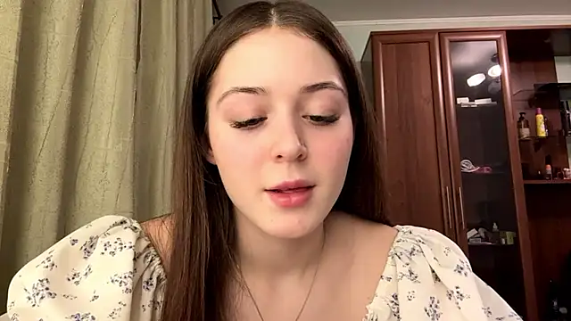 Adel strongwoman online show from February 18, 6:37 pm