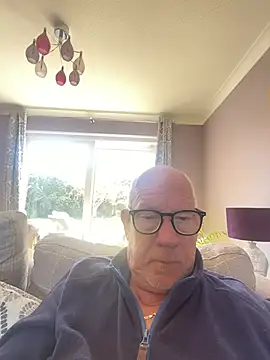 philefc online show from April 22, 9:05 am