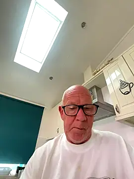 philefc online show from November 4, 9:02 am