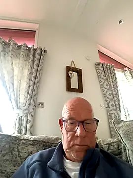 philefc online show from October 3, 10:06 am