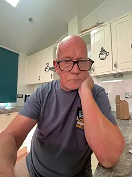 philefc online show from November 6, 11:47 am