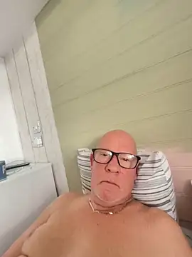 Snapshot of philefc chatting on February 12, 9:20 am philefc online show from February 12, 9:20 am