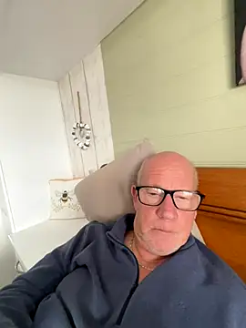 philefc online show from November 28, 9:42 am