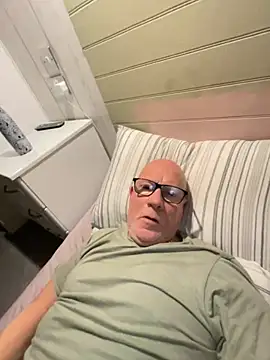 Snapshot of philefc chatting on February 18, 3:59 am philefc online show from February 18, 3:59 am