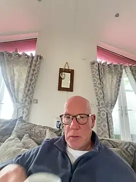 philefc online show from October 31, 2:13 pm