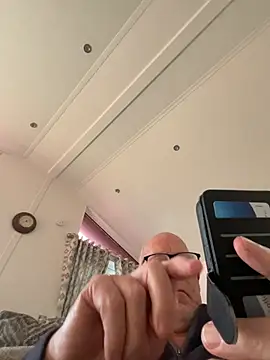 Snapshot of philefc chatting on March 4, 4:37 pm philefc online show from March 4, 4:37 pm