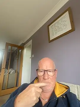 philefc online show from April 15, 12:10 pm