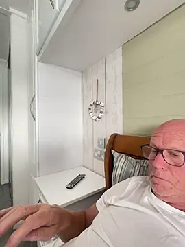 philefc online show from October 4, 8:38 am