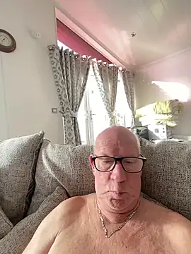 Snapshot of philefc chatting on March 5, 9:39 am philefc online show from March 5, 9:39 am