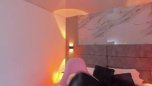 hannaferrati online show from November 26, 6:02 am