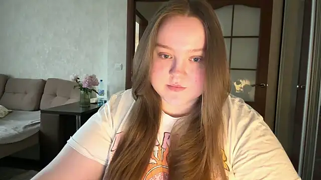 Snapshot of Alice898 chatting on May 14, 2:47 pm Alice898 online show from May 14, 2:47 pm