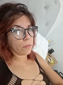 Anayssa  online show from September 18, 8:01 pm