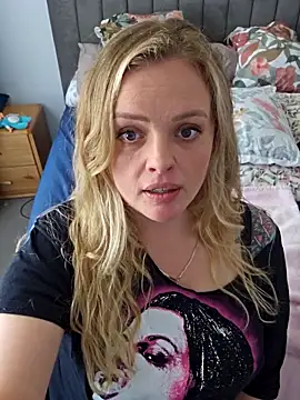 Bridgette03 online show from October 15, 2:32 am
