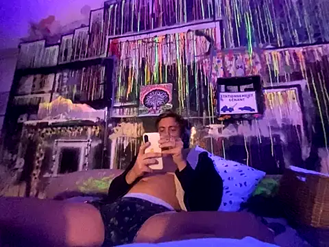 Snapshot of 3615-ULLA chatting on October 23, 11:36 pm 3615-ULLA online show from October 23, 11:36 pm