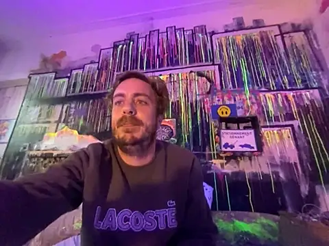 Snapshot of 3615-ULLA chatting on October 24, 4:28 pm 3615-ULLA online show from October 24, 4:28 pm